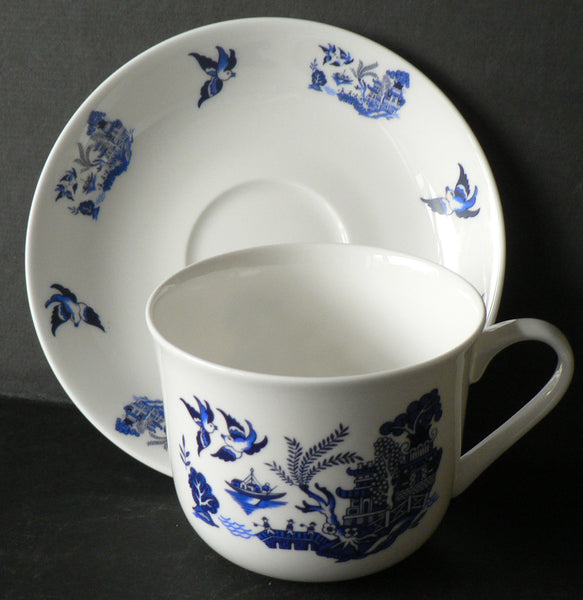 Blue willow pattern LARGE Breakfast cup and saucer set. Bone china breakfast cup and saucer set