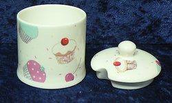 Cupcakes cup cakes fairy cakes, bone china preserve, jam mamalade pot container
