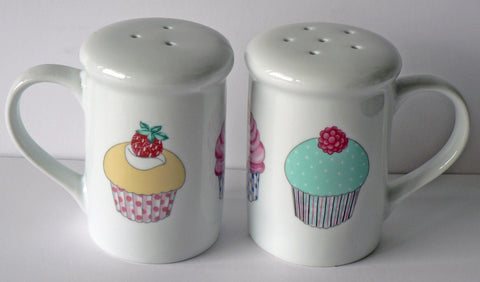 Cupcake design Salt and pepper shakers. Large simple shape cupcakes, fairy cakes