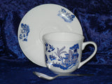 Blue willow pattern teacup and saucer set.  Bone china cup and saucer gift boxed with spoon